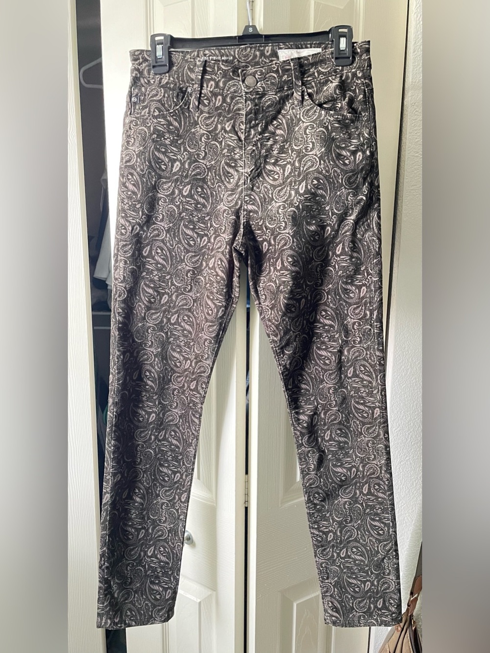 Anthropologie Black & Gray Paisley Straight-Leg Ankle Pants